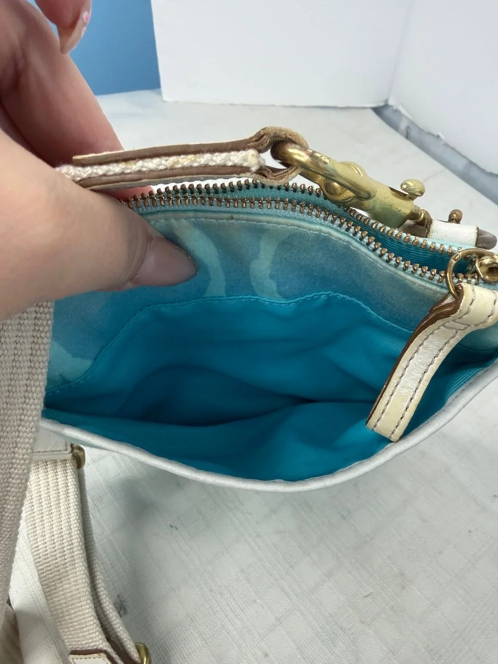 Coach Signature light blue/ Cream Scribble Swing pack Hipster F10801 - Picture 10 of 11